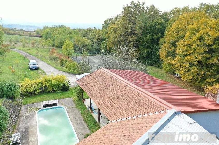 Casă cu 5 camere cu Teren 60875 Mp în Beiuș