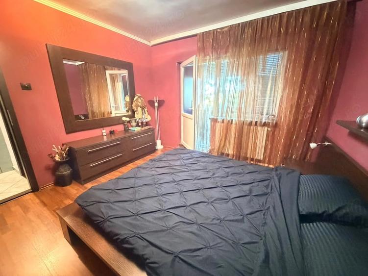 Apartament cu 3 camere decomandat în Soarelui