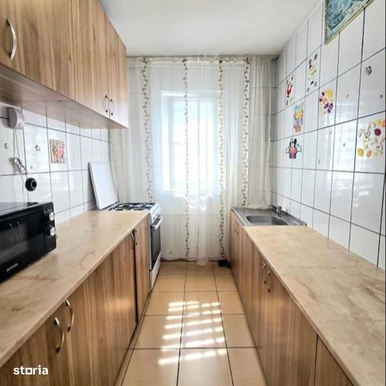 Apartament cu 2 camere semidecomandat în Craiovița Nouă