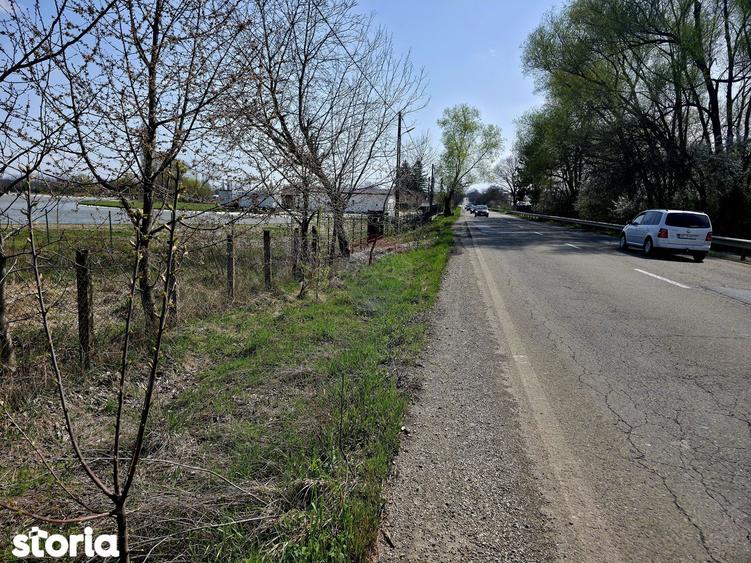 Teren de 7000 mp, în Girov