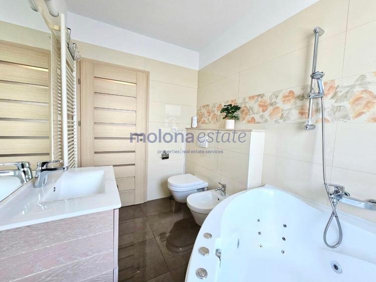 Apartament cu 4 camere semidecomandat, mobilat în Zorilor