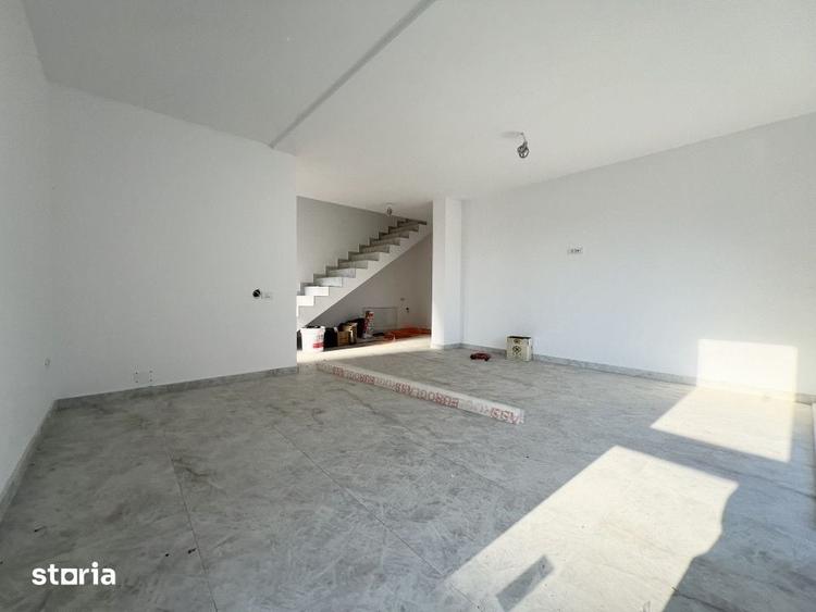 Casă cu 5 camere cu Teren 563 Mp în Giarmata