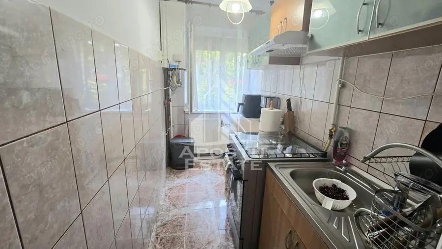 Apartament cu 2 camere nedecomandat, mobilat în Cetății