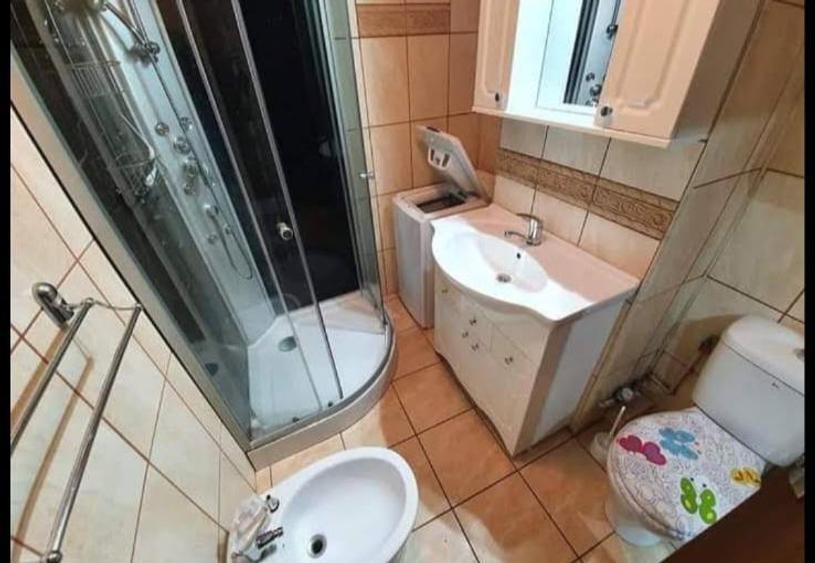 Apartament cu 2 camere decomandat, mobilat în Cug