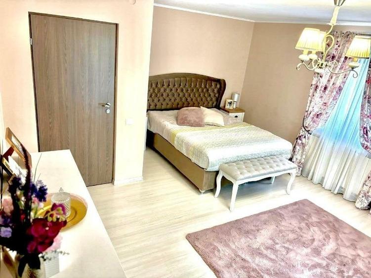 Casă individuală cu 8 camere cu Canalizare în Calea Plevnei