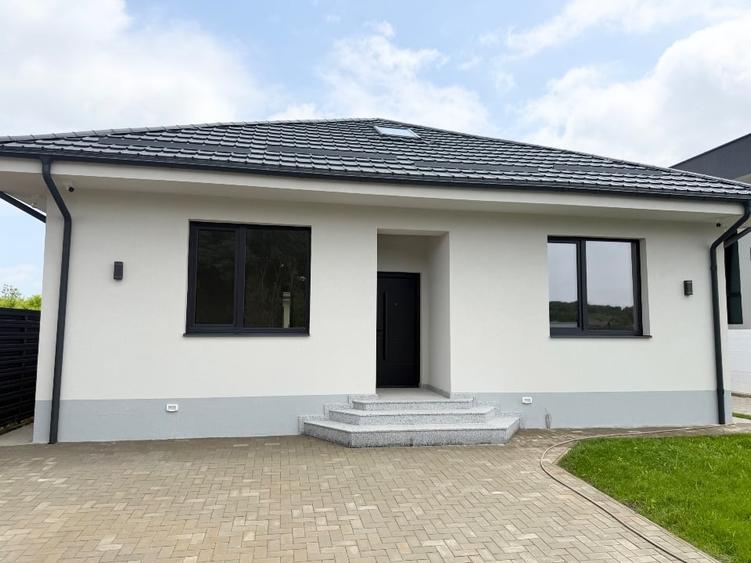 Casă individuală cu 4 camere cu Canalizare în Corbeanca