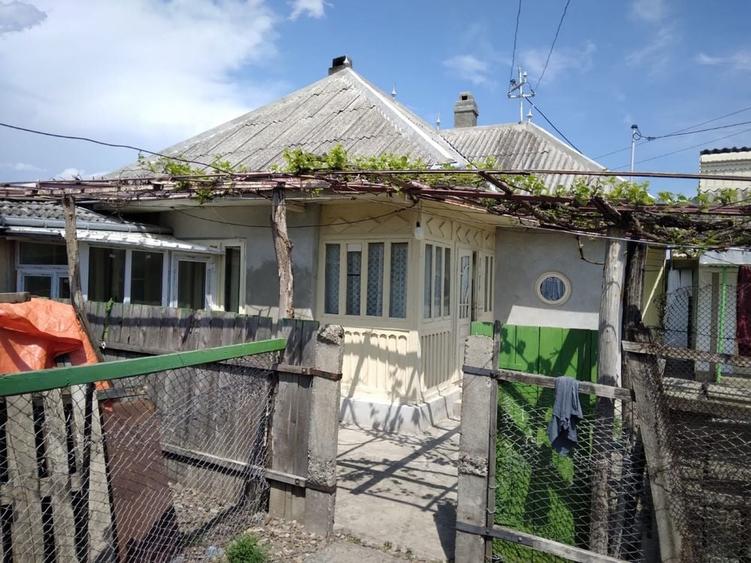 Spațiu comercial, de 1,150 mp, în Lespezi