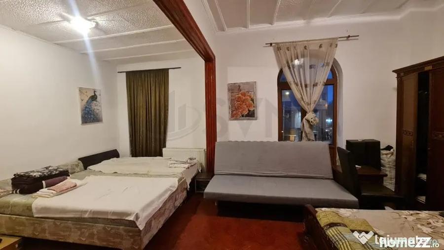 Casă cu 5 camere cu Teren 226 Mp în Central