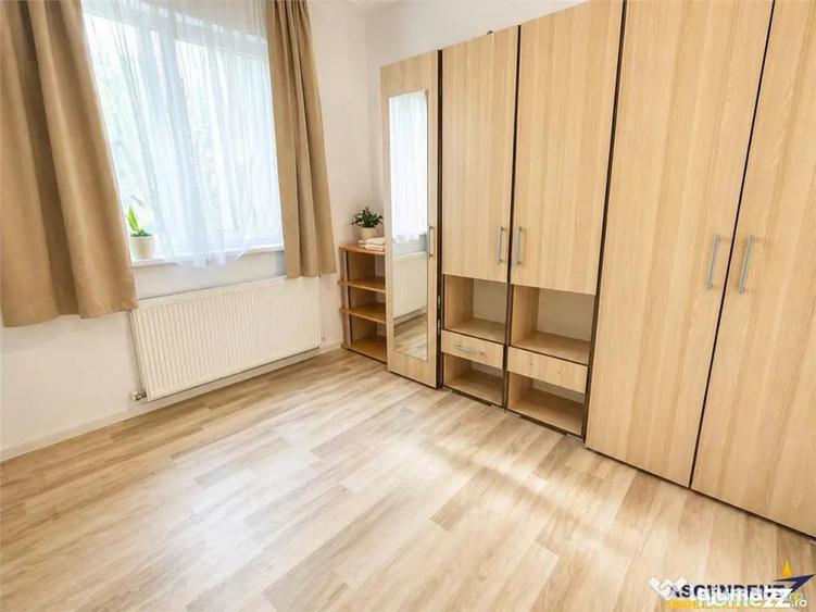 Apartament cu 3 camere semidecomandat în Dâmbu Pietros