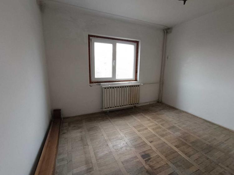Apartament cu 2 camere decomandat în Gara