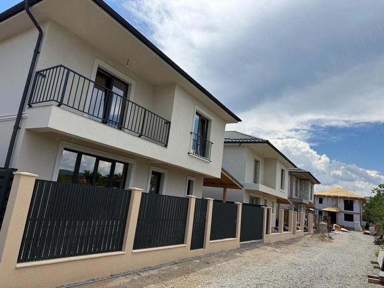 Casă cu Teren 300 Mp în Crihala
