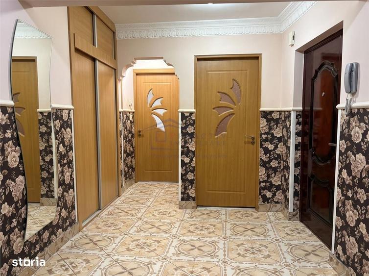 Apartament cu 3 camere decomandat în Obcini