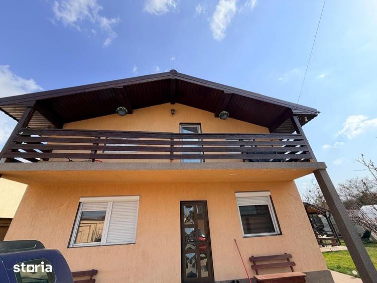 Casă cu 4 camere cu Teren 484 Mp în Romanești