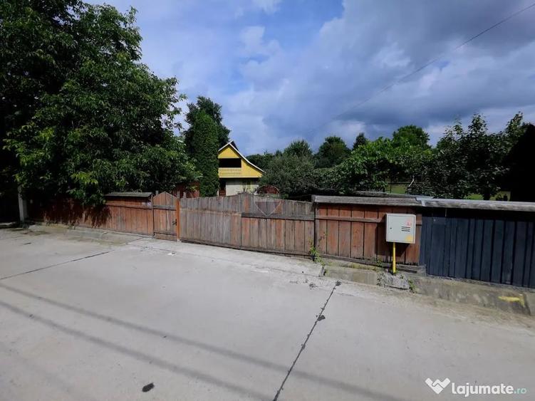 Casă cu 3 camere cu Teren 803 Mp în Bistrița