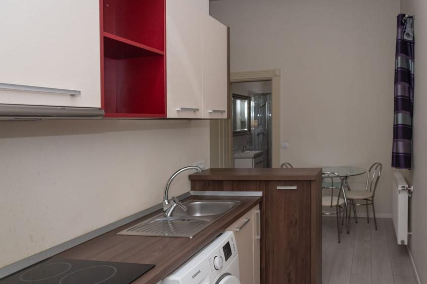 Apartament cu 2 camere, mobilat în Ultracentral