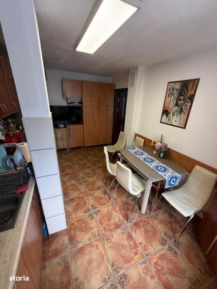 Apartament cu 3 camere semidecomandat în Brazda lui Novac