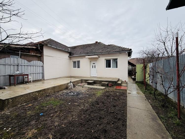 Casă individuală cu 2 camere cu Canalizare în Blașcovici