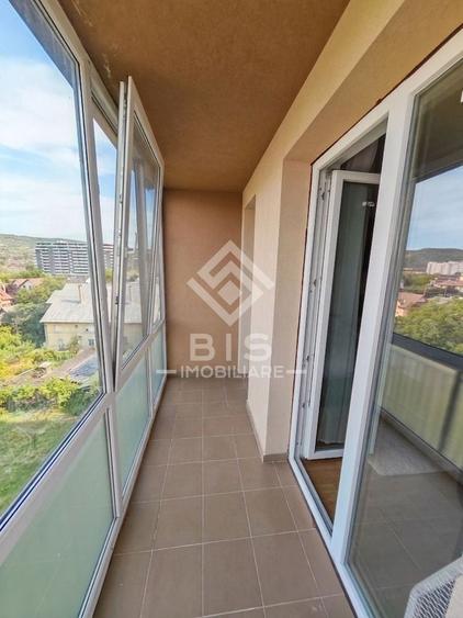 Apartament cu 3 camere decomandat în Sud