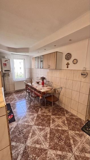 Apartament cu 2 camere decomandat, mobilat în Tudor
