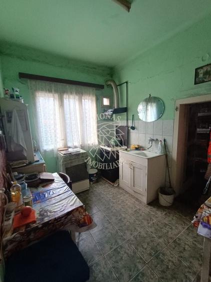 Apartament cu 5 camere decomandat în Decebal