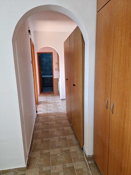 Apartament cu 3 camere decomandat în Micro 12
