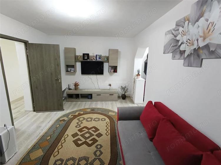 Apartament cu 2 camere decomandat, mobilat în Central