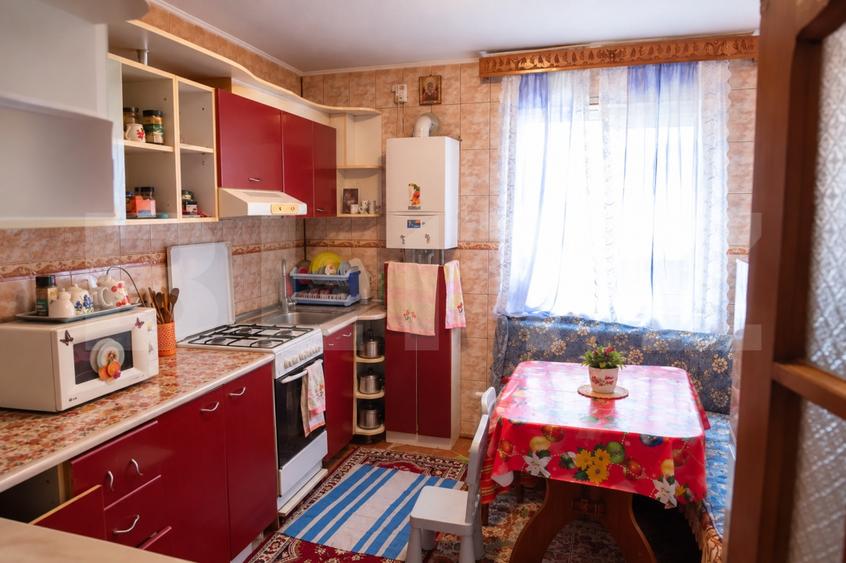 Casă individuală cu 5 camere cu Garaj în Micro 14