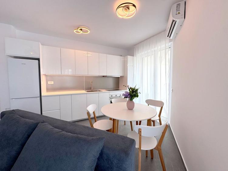 Apartament cu 2 camere, mobilat în Central