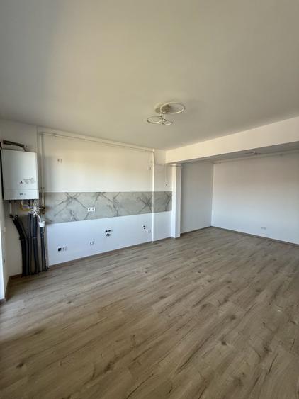 Apartament cu 2 camere semidecomandat în Florești