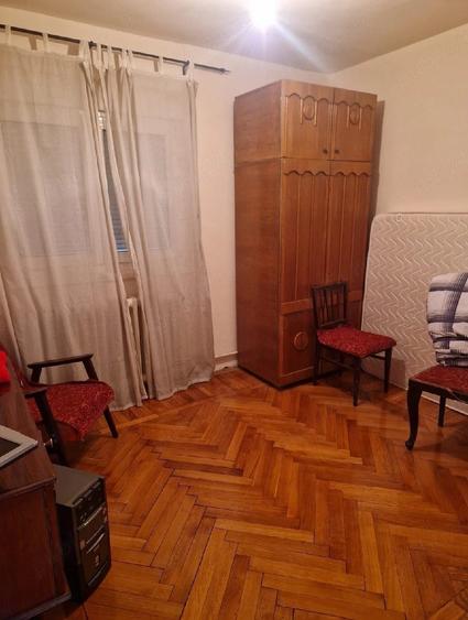 Apartament cu 3 camere semidecomandat în Central