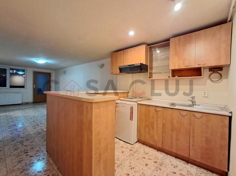 Casă cu 5 camere cu Canalizare în Iris