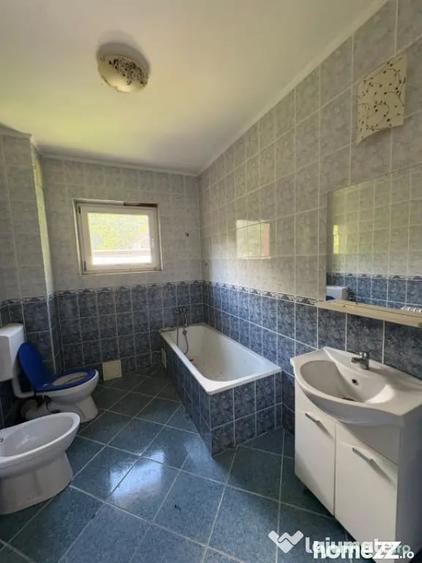 Casă cu 6 camere cu Teren 700 Mp în Central