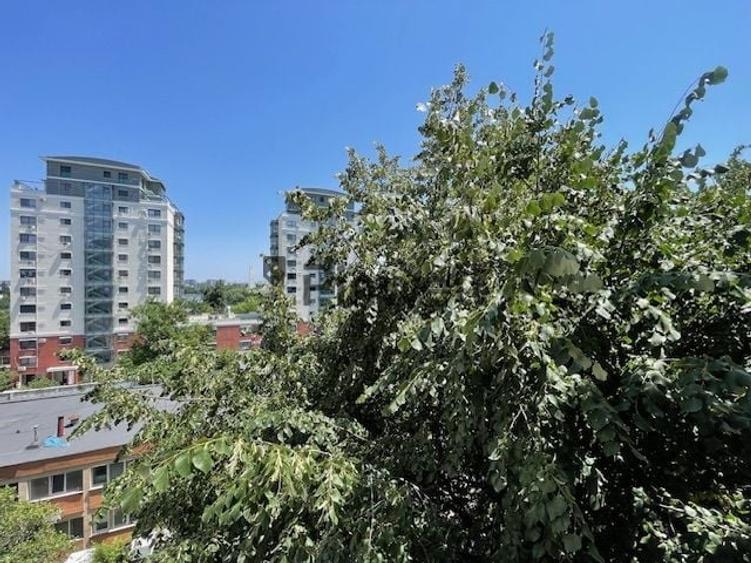 Apartament cu 2 camere semidecomandat în Lacul Tei