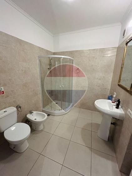 Spațiu comercial, de 56 mp, în Central