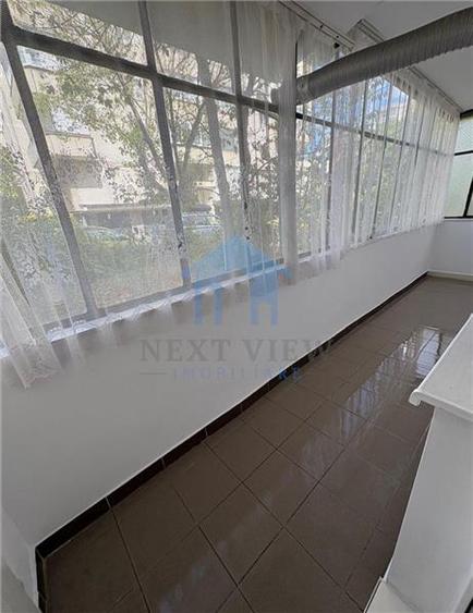 Apartament cu 3 camere decomandat în Între Lacuri