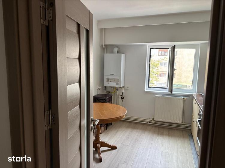 Apartament cu 3 camere decomandat în Tomis III