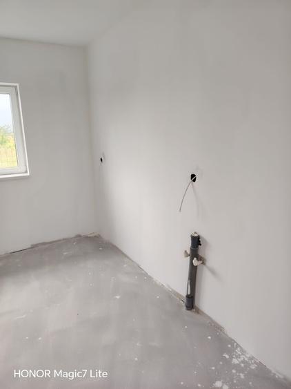 Casă cu 4 camere în Adunații-Copăceni