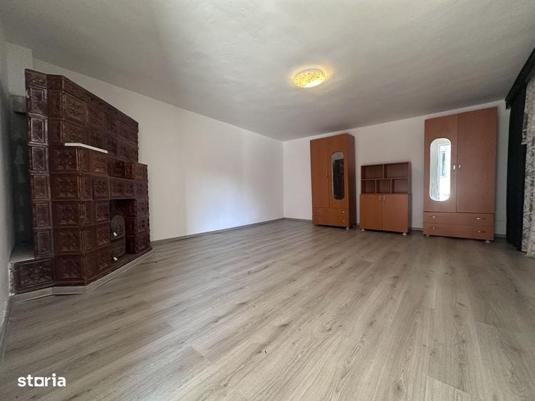 Casă cu 4 camere în Valea
