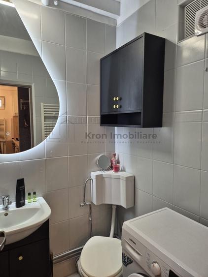 Apartament cu 2 camere decomandat, mobilat în Central
