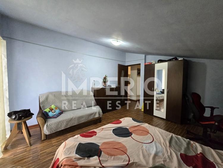 Apartament cu 5 camere semidecomandat, mobilat în Florești