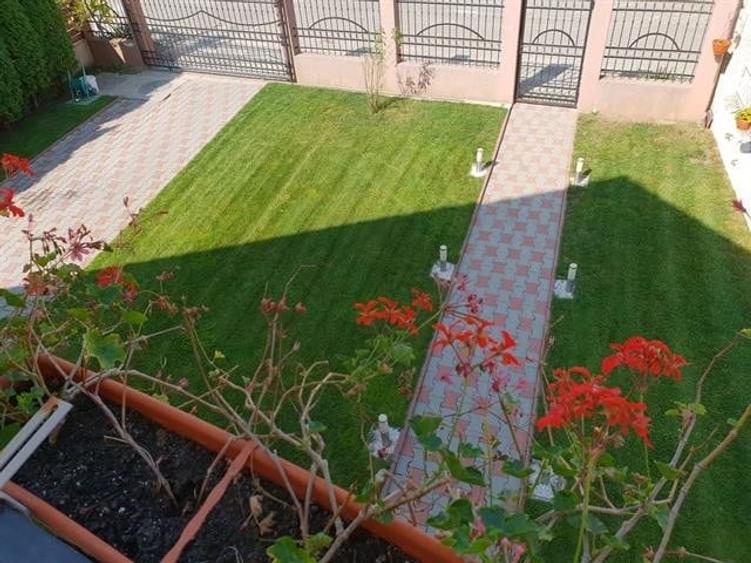 Casă cu 4 camere cu Teren 400 Mp în Găvana