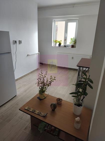 Apartament cu 3 camere decomandat în Calea Călărașilor