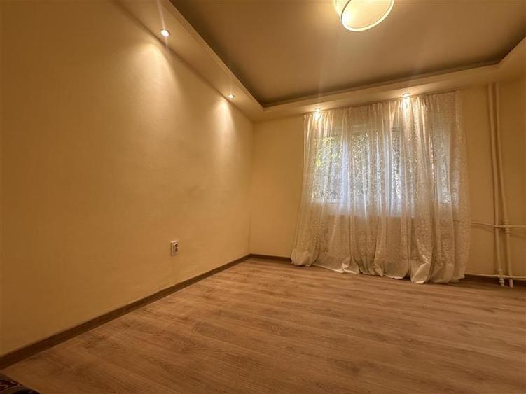 Garsonieră decomandată în Soarelui