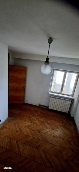 Apartament cu 3 camere decomandat în Banat