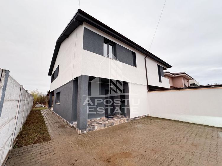 Casă cu 4 camere cu Teren 350 Mp în Giarmata