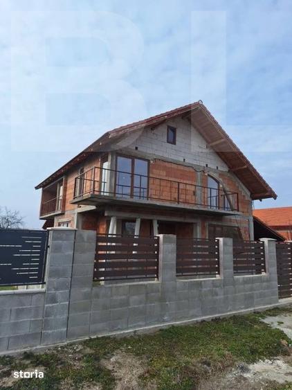 Casă cu 5 camere cu Teren 430 Mp în Coșteiu