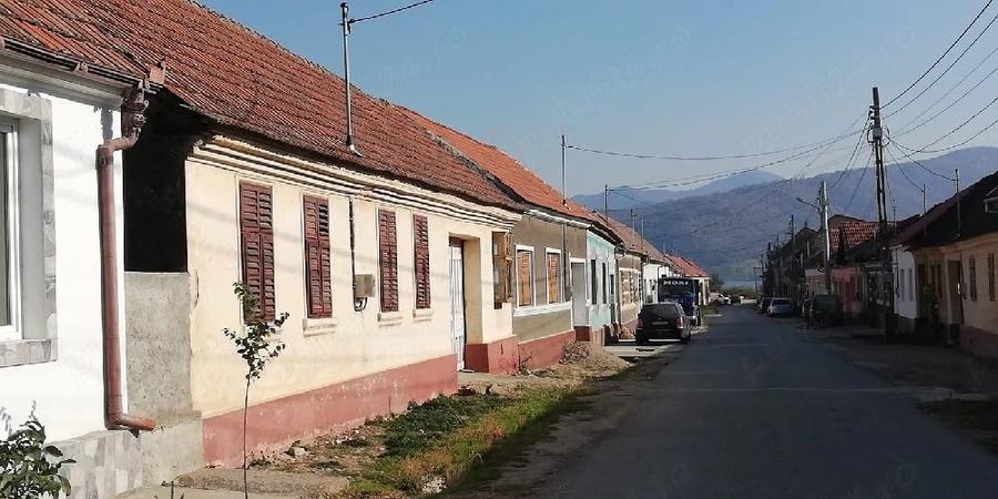 Casă cu Teren 400 Mp în Central