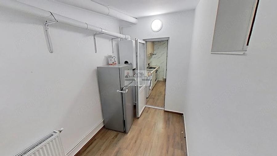Apartament cu 3 camere semidecomandat în Vest