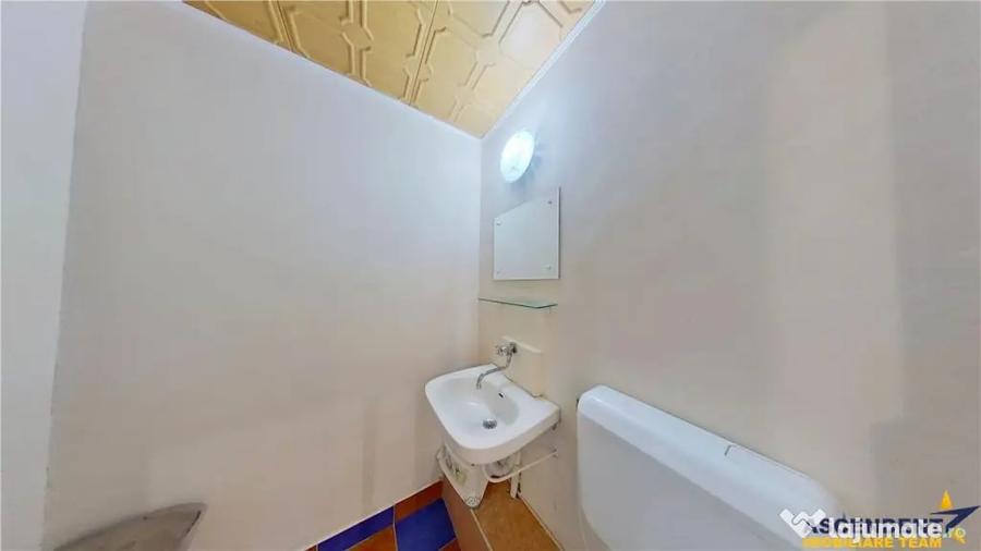 Apartament cu 3 camere decomandat în Noua