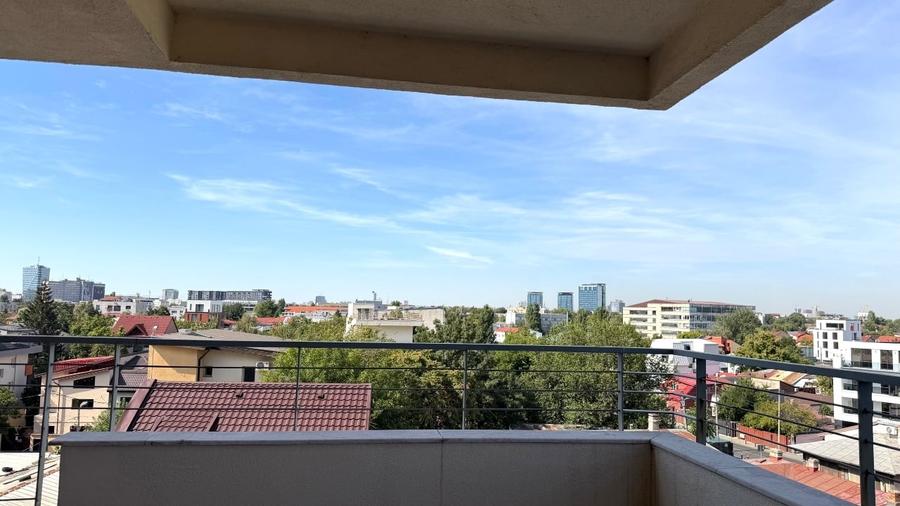 Apartament cu 3 camere decomandat, mobilat în Tei